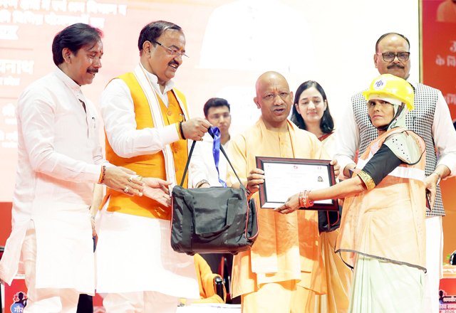 1777631630_hindi-news-2.jpg